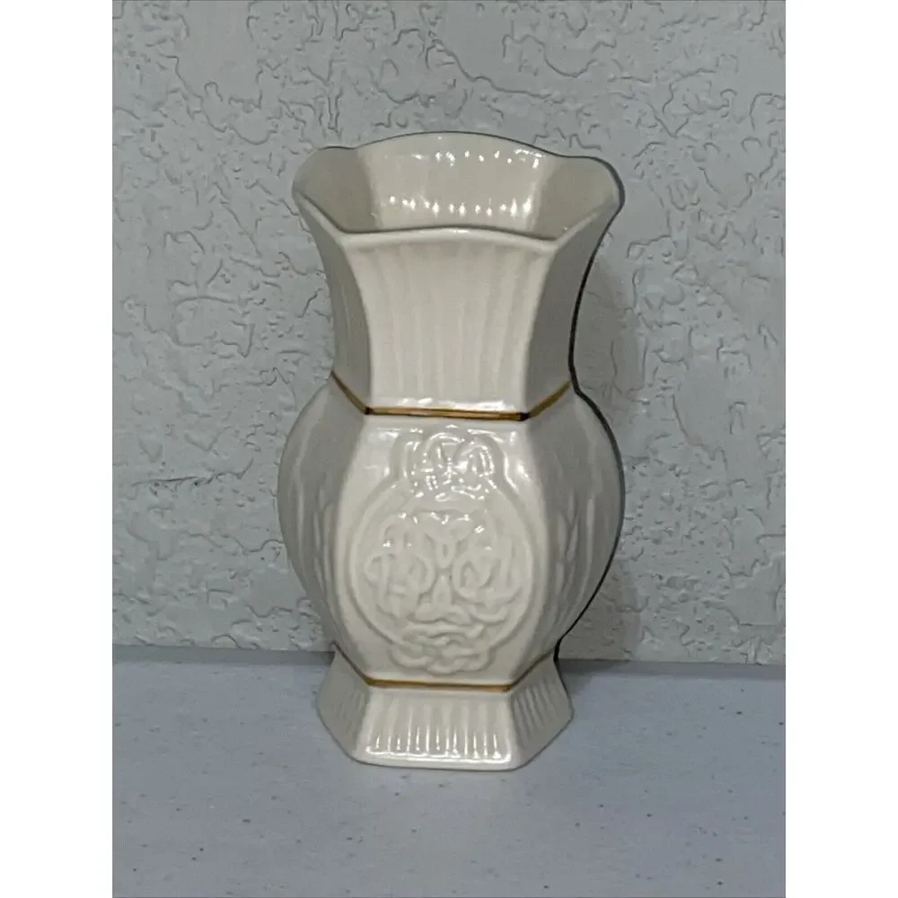 Belleek‎ Irish Visitors Centre White Porcelain Mini 4